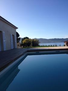 Naturlandskabet i nærheden af villaen