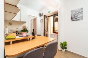 Kuchyň nebo kuchyňský kout v ubytování Apartment Family Tokic
