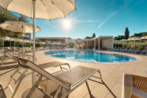 A piscina localizada em Pharos Hvar Bayhill Hotel ou nos arredores