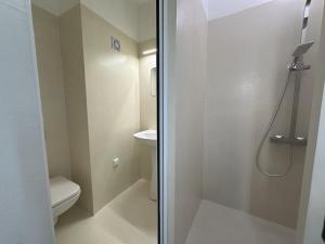6th Floor Skyline View Studio 2 in Athens的一间浴室