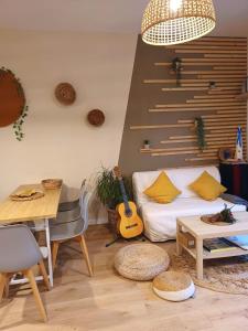 Posezení v ubytování Nómada Hostel - Surf & pilgrim House