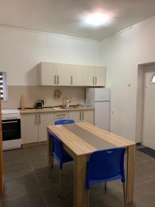 Kuchyň nebo kuchyňský kout v ubytování Mariyka Apartaments 2