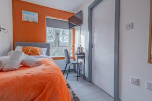 Voodi või voodid majutusasutuse Premium Serviced Accommodation Nottingham, 4 Bedrooms, 5 Beds, 4 Bathrooms, Sleeps 7 toas