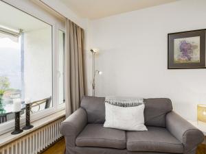 Posezení v ubytování Apartment Double Room Modern-6 by Interhome