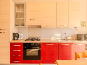 Dapur atau dapur kecil di Apartment Paníco by Interhome +19 gambar