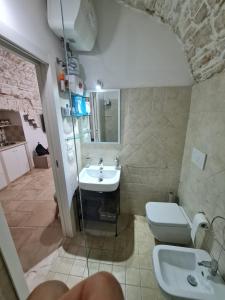 A bathroom at Perfetta Letizia