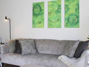 Area soggiorno di Apartment Cabane 8 by Interhome
