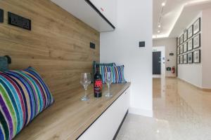 Area soggiorno di Designer - 60 Seconds to the Beach I Free Parking!