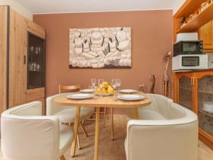 Η κουζίνα ή μικρή κουζίνα στο Apartment Cye III by Interhome +11 φωτογραφίες
