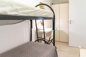 صورة لـ Elegant apt in a resort with pool and private beach في Isola Foradada