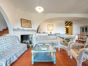 Posezení v ubytování Villa La Conchiglia by Interhome