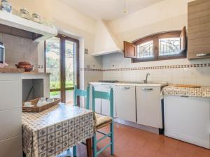 Kuchyň nebo kuchyňský kout v ubytování Villa La Conchiglia by Interhome + 37 fotografií