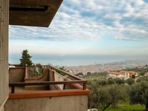 シルヴィ・マリーナにあるApartment Silvi Marina Vista Mare 1 by Interhomeの家のバルコニーからの眺め