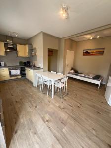 Η κουζίνα ή μικρή κουζίνα στο Beach Monteur Apartment