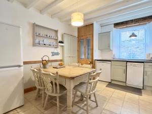 Köök või kööginurk majutusasutuses 10 Mill Road +33 fotot