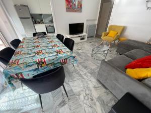 Χώρος καθιστικού στο LE JAD, ROQUEBRUNE +16 φωτογραφίες