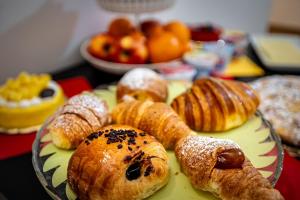 Jedlo v ubytovaní bed & breakfast alebo blízkom okolí