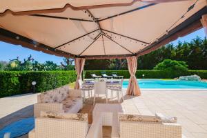 Swimmingpoolen hos eller tæt på Villa Le Vulie - Pescoluse