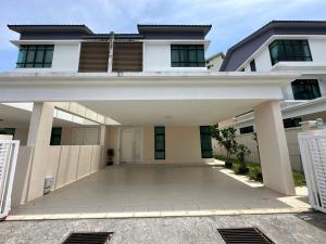 a large white house with a large driveway at Large Family Villa Beach & Night Market Steps Away 20 Pax in Batu Ferringhi