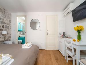 Posteľ alebo postele v izbe v ubytovaní Lumin Guest House + 37 fotografií