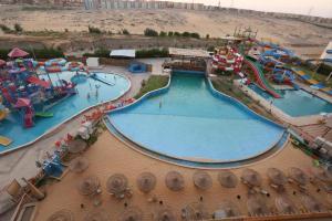 Bazén v ubytování Gloria Aqua Park Hotel nebo v jeho okolí