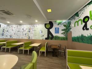 Motion Chueca Hostel的休息区