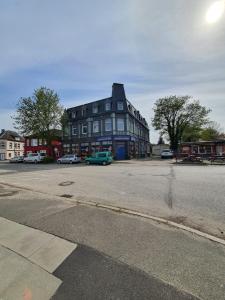 Το κτήριο όπου στεγάζεται  το διαμέρισμα