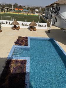 Ecolodge La Grande Tortue - Maison d'hôtes内部或周边的泳池