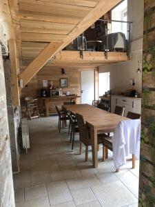 Restaurace v ubytování L'Hôtel Enfoncé, chambres d'hôtes