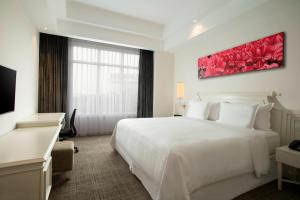 Postelja oz. postelje v sobi nastanitve Four Points by Sheraton Bandung