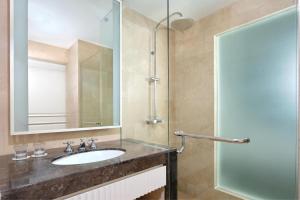 Kopalnica v nastanitvi Four Points by Sheraton Bandung