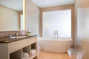 Kopalnica v nastanitvi Four Points by Sheraton Bandung