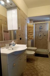 Bilik mandi di House With Bikes Included By Belcantovillas