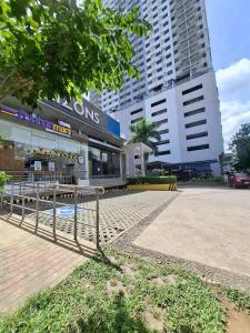 Clădirea în care este situat/ăaparthotelul +33 fotografii