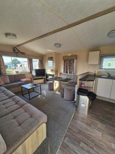 Ruang duduk di K & K Caravan Southview