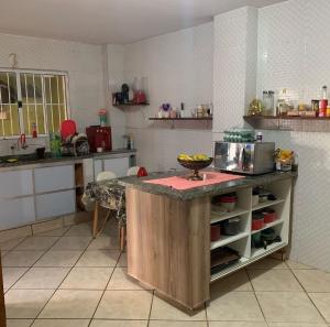Η κουζίνα ή μικρή κουζίνα στο Casa grande confortável tipo chácara +12 φωτογραφίες