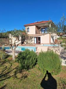 Πισίνα στο ή κοντά στο Villa Kaiserwald