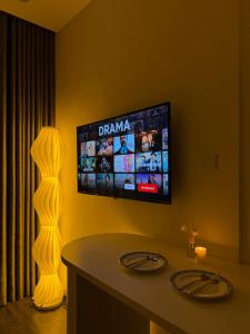 Фотография из галереи Trạm Sạc Homestay-Studio sang trọng-Lãng mạn-Tầng cao views đẹp-Netflix chill в городе Phú Thú +11 фотографий