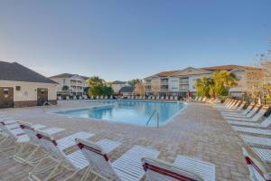 Πισίνα στο ή κοντά στο Barefoot Resort - The Havens 715 - Windy Hill Section