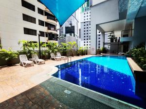 Bazén v ubytování 908 Bukit Ceylon 5 Minute to Jalan Alor Bukit Bintang KLCC Pavilion 2R2B 8 Pax nebo v jeho okolí
