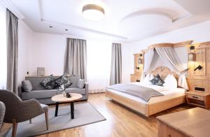 Postel nebo postele na pokoji v ubytování Landhotel Zellerhof
