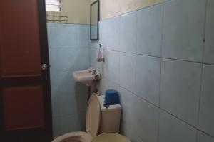 Koupelna v ubytování Larosa Hostel Puerto Princesa