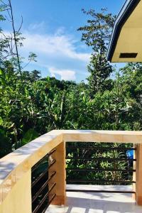 Balkón nebo terasa v ubytování Larosa Hostel Puerto Princesa