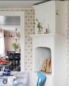 Gambar di galeri bagi Traditional Swedish cosy home di Bäckabo