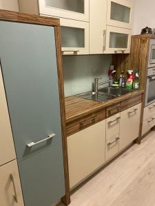 Kuchyň nebo kuchyňský kout v ubytování Ferienwohnung Kim