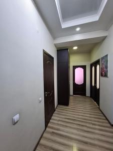Φωτογραφία από το άλμπουμ του Apartment in street Togolok Moldo 3 A σε Bishkek