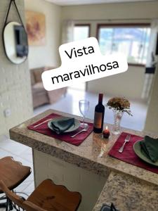 Φωτογραφία από το άλμπουμ του Flat com vista espetacular 2 banheiros 3 quartos área central-cozinha completa-AR- casais - grupos ou familias ou empresas σε Governador Valadares