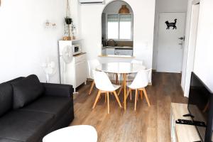 Η κουζίνα ή μικρή κουζίνα στο Calas atico con aire y barbacoa