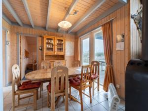 Ruang duduk di Ferienhaus im Ferienpark Mueritz