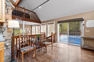 Πισίνα στο ή κοντά στο Quail Run Farm Pool Home